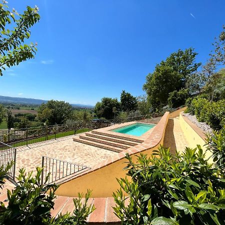 B&B Cantico Delle Creature Assisi Luaran gambar