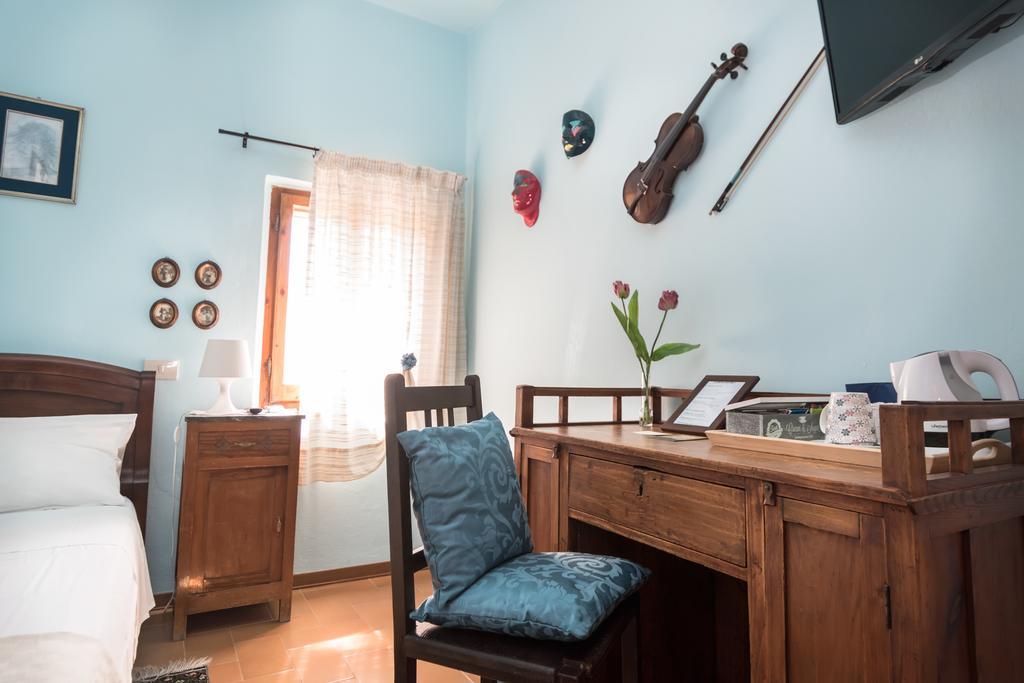 B&B Cantico Delle Creature Assisi Luaran gambar
