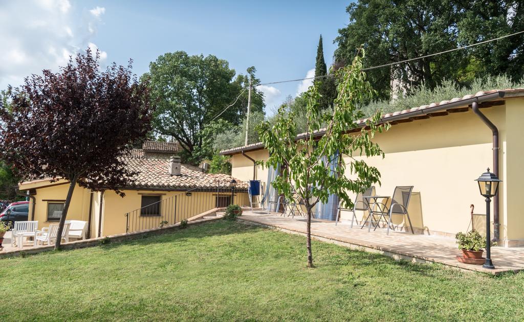 B&B Cantico Delle Creature Assisi Luaran gambar